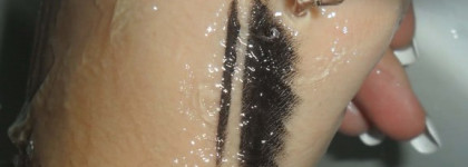 Одетта/Одилия или два образа с подводкой Essence gel eyeliner 01 midnight in paris