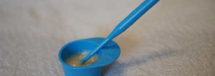 Красим брови с краской для бровей и ресниц Estel Professional Only Looks (тон корчиневый)