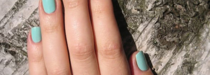 Мятный лак Rimmel