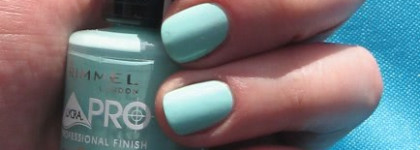 Мятный лак Rimmel