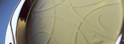 Моя находка - Матирующая минеральная компактная пудра Celebrities Beauty от Eveline Cosmetics в оттенке 21 Ivory