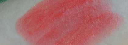 Губная Помада "Сияющая Вуаль" от Yves Rocher "Молочное желе"(№5) и "Клубничное желе"(№4)