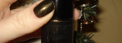 Еще один мой лак Essence из серии "Vampire`s Love"