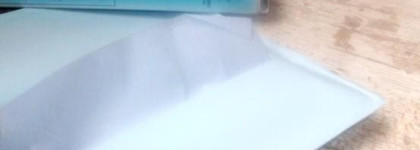 Два весёлых друга ушедшего лета - солнцезащитный флюид SPF 50+ La Roche-Posay и матирующие салфетки Shiseido