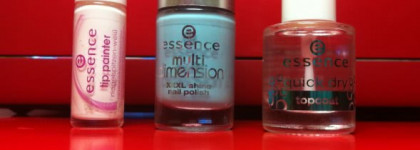 Эксперимент на зимнюю тему с Essence Мulti dimension 74 Fall for me + tip painter