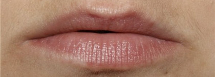 Две "коллеги" в моей косметичке Shiseido Perfect Rouge Glowing Matte RD 325 + Estee Lauder Signature Rich Red 35