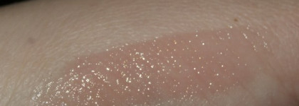 Сама нежность с Chanel Levres Glossimer 148 "Petit Peche"