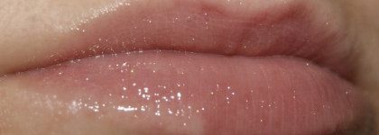 Сама нежность с Chanel Levres Glossimer 148 "Petit Peche"