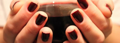 Похожи? Нет! p2 Last forever nail polish "120 dangerous affair" и p2 Color Victim nail polish "700 rich & royal"