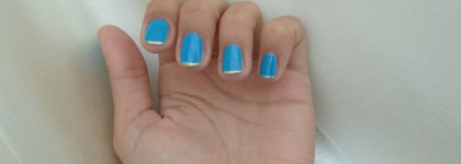 Золотой месяц на голубом небе