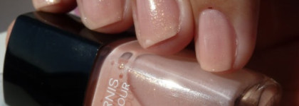 Интересный нюд - лак Chanel le vernis 543 Frisson