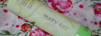 Нежные оттенки в ванной: лосьон для тела Mary Kay и бальзам для массажа ног Kenzoki