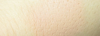 "Ретушь" лица с тональным кремом Clarins Teint Eclat Mat Truly Matte Foundation SPF 15 №02 Pale ivory