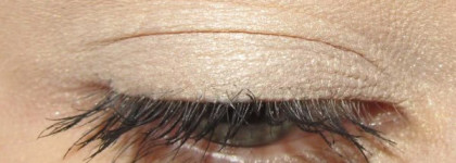 Тени Chanel Ombre Essentielle Soft Touch Eye Shadow - 60 Ivory