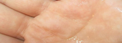 Сравнительный пост очищающих средств: мицелловый раствор Bioderma Sensibio против Green Mama васильковая вода и овес