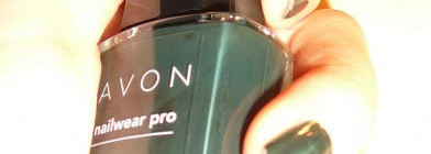 Два динозаврика от Avon nailwear pro «Green with envy» and «Рeppermint leaf»