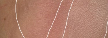 Сравнение обновлённой базы под макияж, придающая сияние коже, Clarins Eclat Minute №01 rose и предыдущей 00 rose shimmer