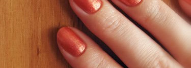 Морковно-коралловый лак от Golden Rose