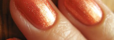 Морковно-коралловый лак от Golden Rose