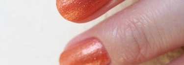 Морковно-коралловый лак от Golden Rose