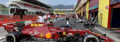 Лакоманьяк-автолюбитель и ягодный июль с Chanel, OPI, Essie