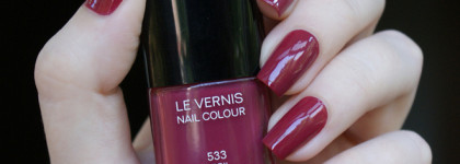 Лакоманьяк-автолюбитель и ягодный июль с Chanel, OPI, Essie