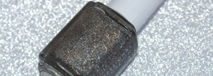Сияй до кончиков пальцев с лаком Essie Nail Lacquer Ignite The Night 3021