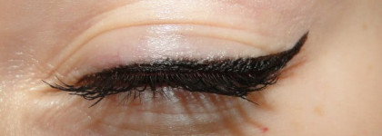 Рисуем стрелочки с MAC Penultimate Eye Liner(Rapidblack)