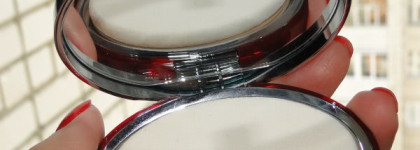 Подправляем макияж с  компактной пудрой Clarins Powder Compact (№ 10 Ivory beige)