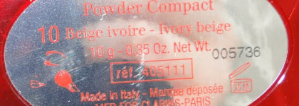 Подправляем макияж с  компактной пудрой Clarins Powder Compact (№ 10 Ivory beige)