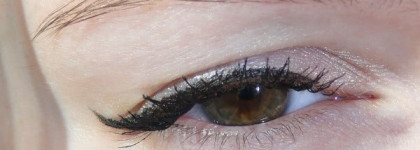 Рисуем стрелочки с Revlon Colorstay Liquid Eye Pen(оттенок Вlackest Black)