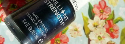 Сумасшедшей красоты околочерный  Revlon Brilliant Strength Nail Enamel Beguile 20