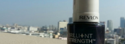 Сумасшедшей красоты околочерный  Revlon Brilliant Strength Nail Enamel Beguile 20