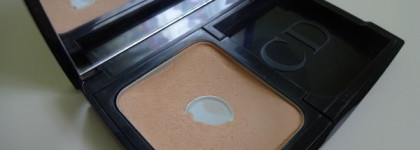 Dior Diorskin Forever Compact Foundation SPF 25Pa++ в оттенке 020