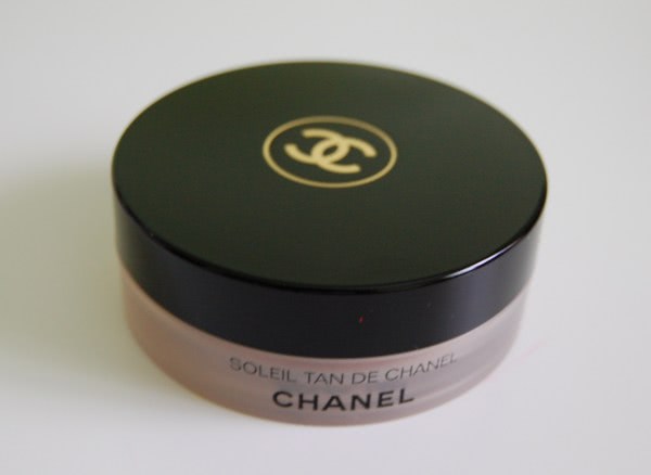 Поцелуй солнца в баночке. Chanel Soleil Tan De Chanel Bronzing Makeup Base