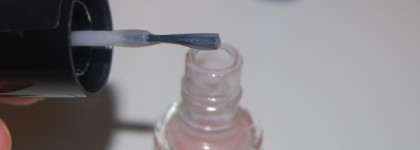 Мой первый маникюр, "проба пера" с Maybelline Colorama 255 - ваши замечания и советы?