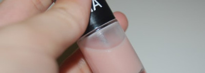 Мой первый маникюр, "проба пера" с Maybelline Colorama 255 - ваши замечания и советы?