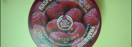 Поскрабимся! Organic Vanilla Body exfoliant от Yves Rocher и Raspbery body scrub от TheBodyShop