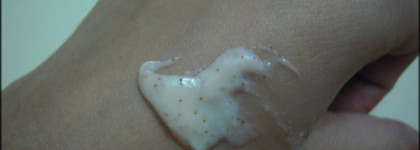 Поскрабимся! Organic Vanilla Body exfoliant от Yves Rocher и Raspbery body scrub от TheBodyShop