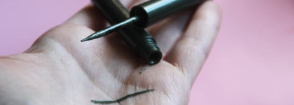 MAC Superslick Liquid Eye Liner, Treat me nice