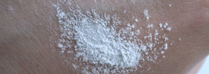 Матирующая пудра Essence Fix&Matte translucent loose powder