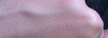 Тональный крем Dior Diorskin Nude Natural Glow Hydrating Makeup SPF 10 в оттенке 020. Гадко, товарищи