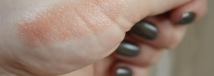 Sisley Phyto-Lip Shine #1 Sheer Nude и  #5 Sheer Raspberry