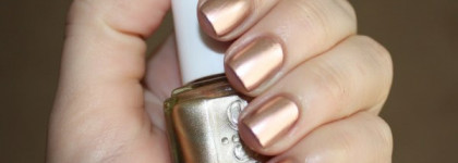 Essie Good as Gold и Essie Penny Talk
