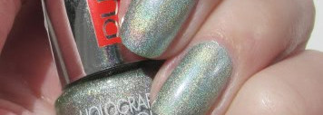 Holographic Nail Polish от Pupa