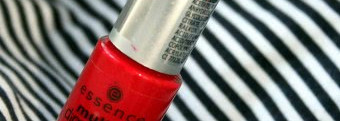 Essence Multi Dimension 3 in 1 nail polish #29 Glam Girl