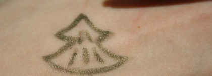 Немного зелени  глазам - Artdeco Mineral Kajal Liner #64