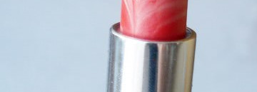 Карл у Клары украл кораллы - Увлажняющая губная помада "Соблазн"  в оттенке Tangerine от Avon