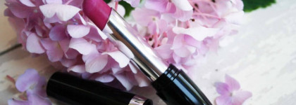 Avon - Ultra Colour Indulgence Lipstick  SPF 15 Garden Rose
