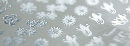 Маникюр с использованием водных наклеек для дизайна ногтей